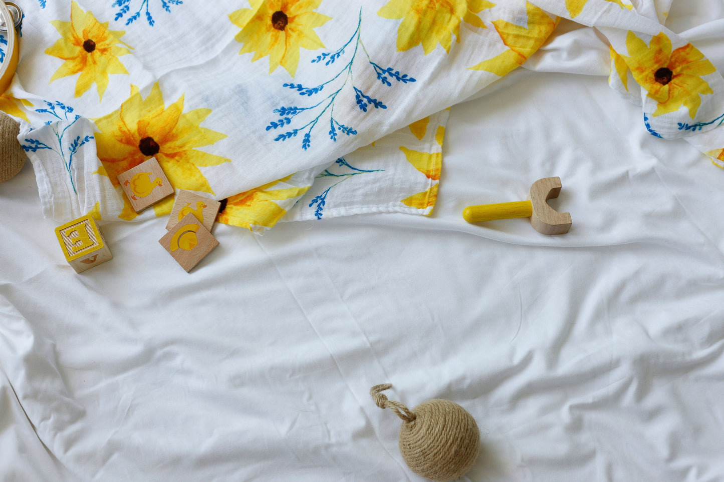 ORGANIC SWADDLE - SUNFLOWER